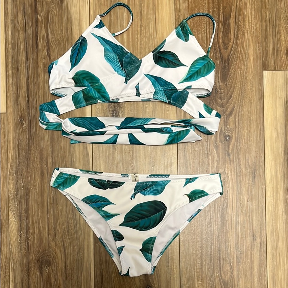 Cupshe White and Green Tropical Leaf Bikini Set
